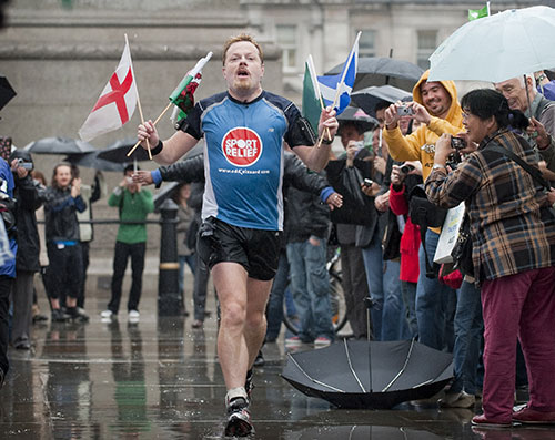 Eddie Izzard completes his 40th marathon in 47 days in aid of Sport Relief