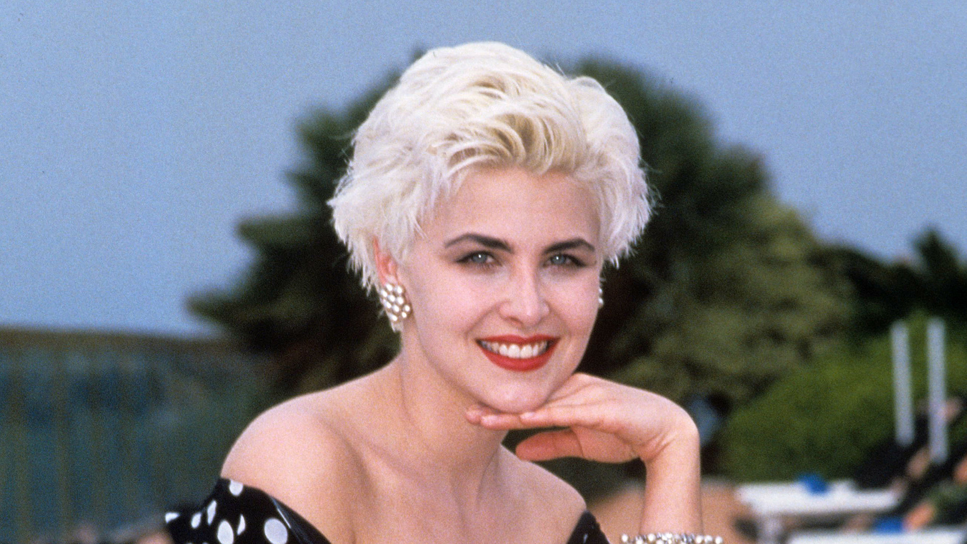 Sherilyn Fenn