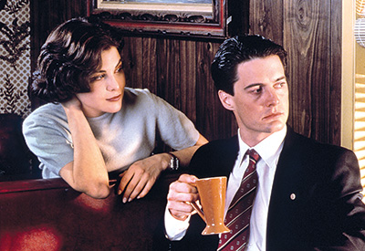 Sherilyn Fenn and Kyle MacLachlan in Twin Peaks