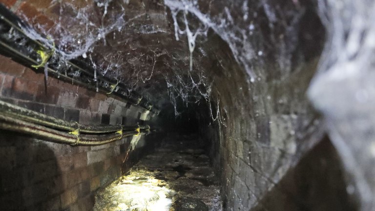 Fatberg in London sewer