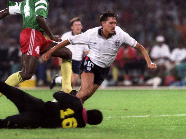 Gary Lineker playing against Cameroon at Italia 90