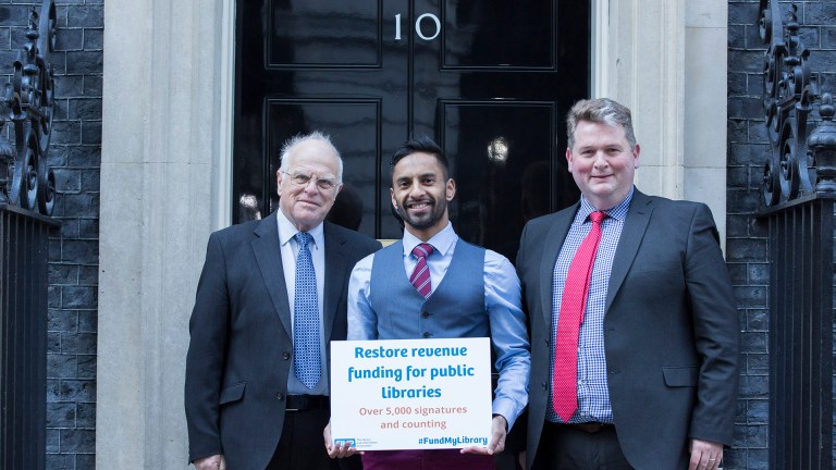 CILIP Bobby Seagull petition