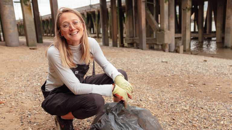Flora Blathwayt is using Christmas cards to fight plastic pollution in the Thames.