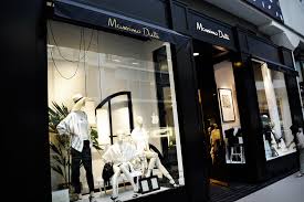The outside of a Massimo Dutti store