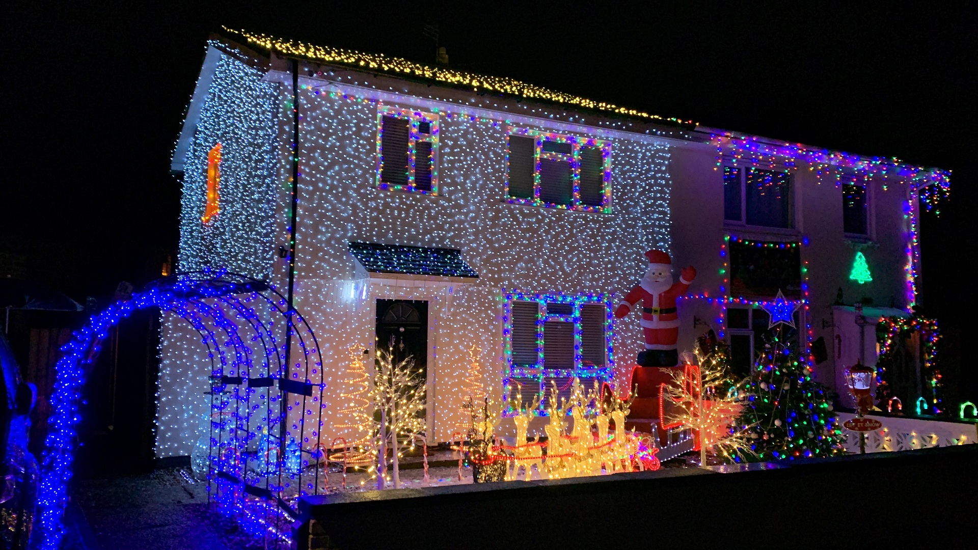 Mark Abbott formerly homeless now has Christmas lights