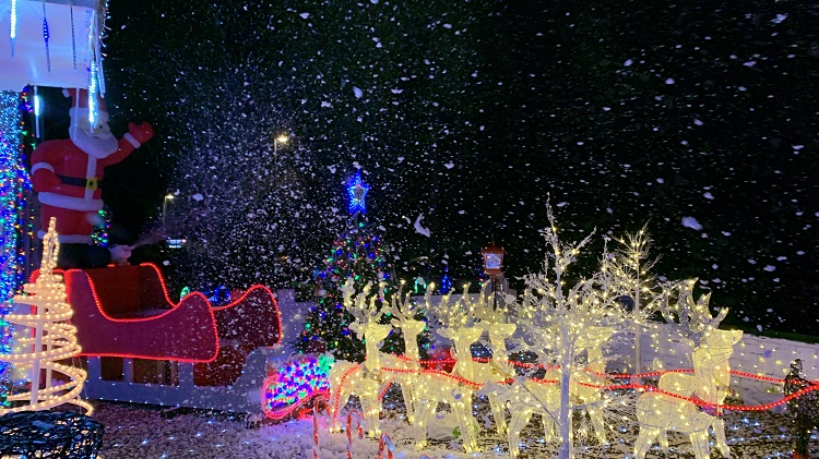 Mark Abbott formerly homeless now has Christmas lights