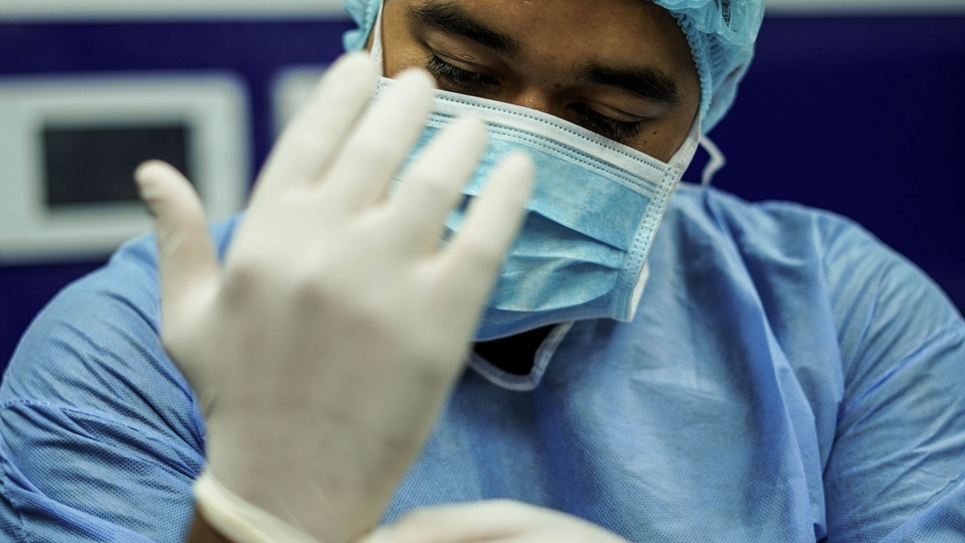 health worker wearing PPE