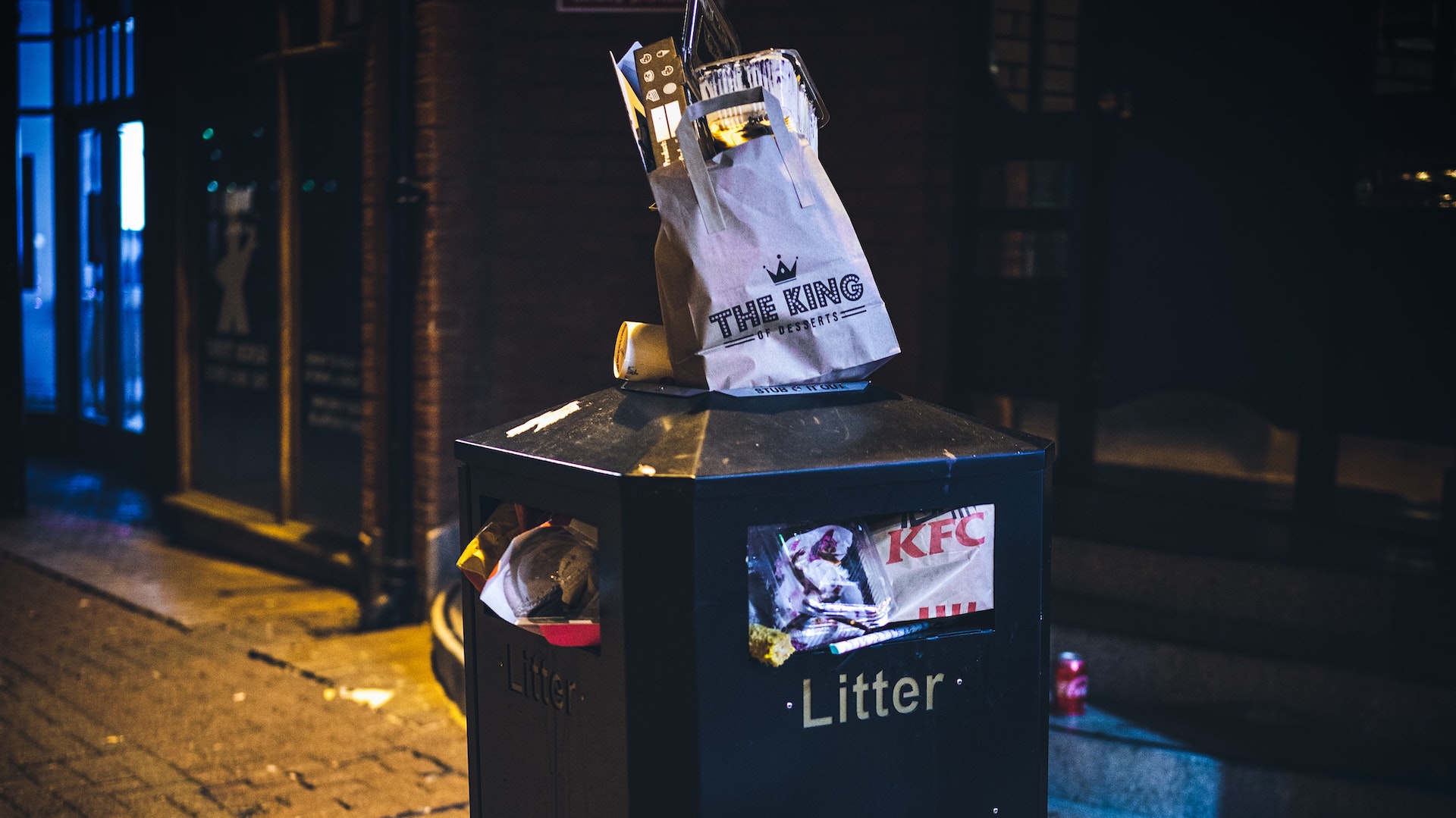 overflowing bin in oxford