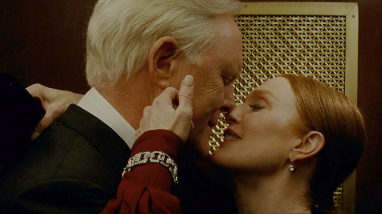 John Lithgow and Julianne Moore in Sharper