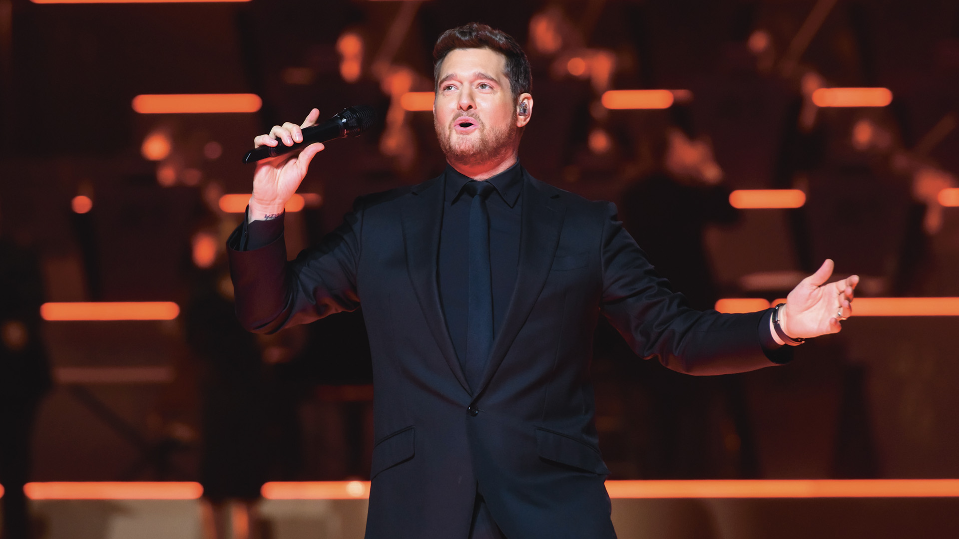 Michael Bublé singing on stage