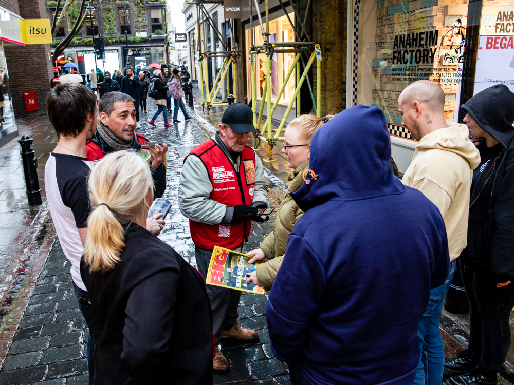 Colin meets Big Issue customers