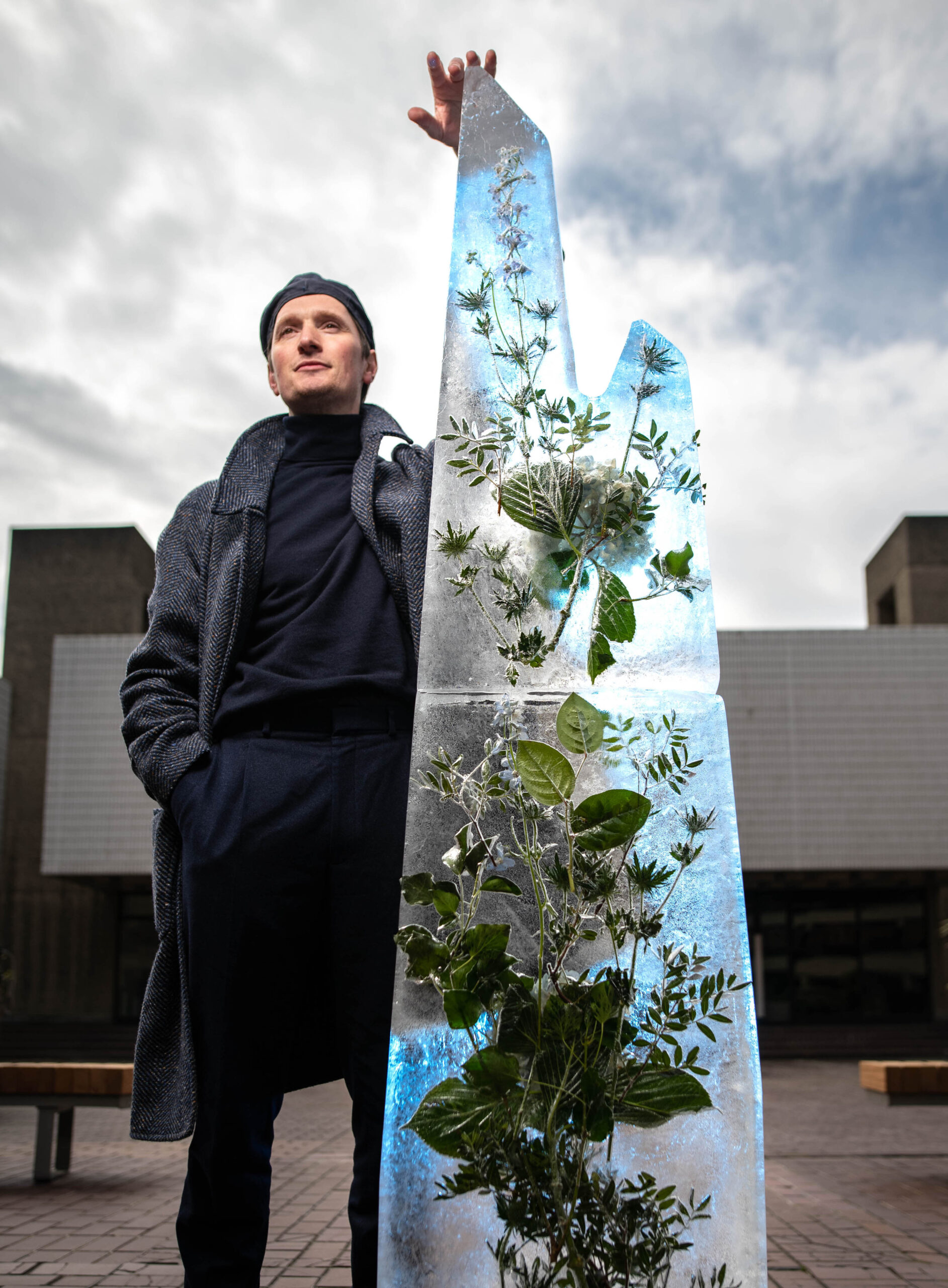 ERland Cooper with his sculpture