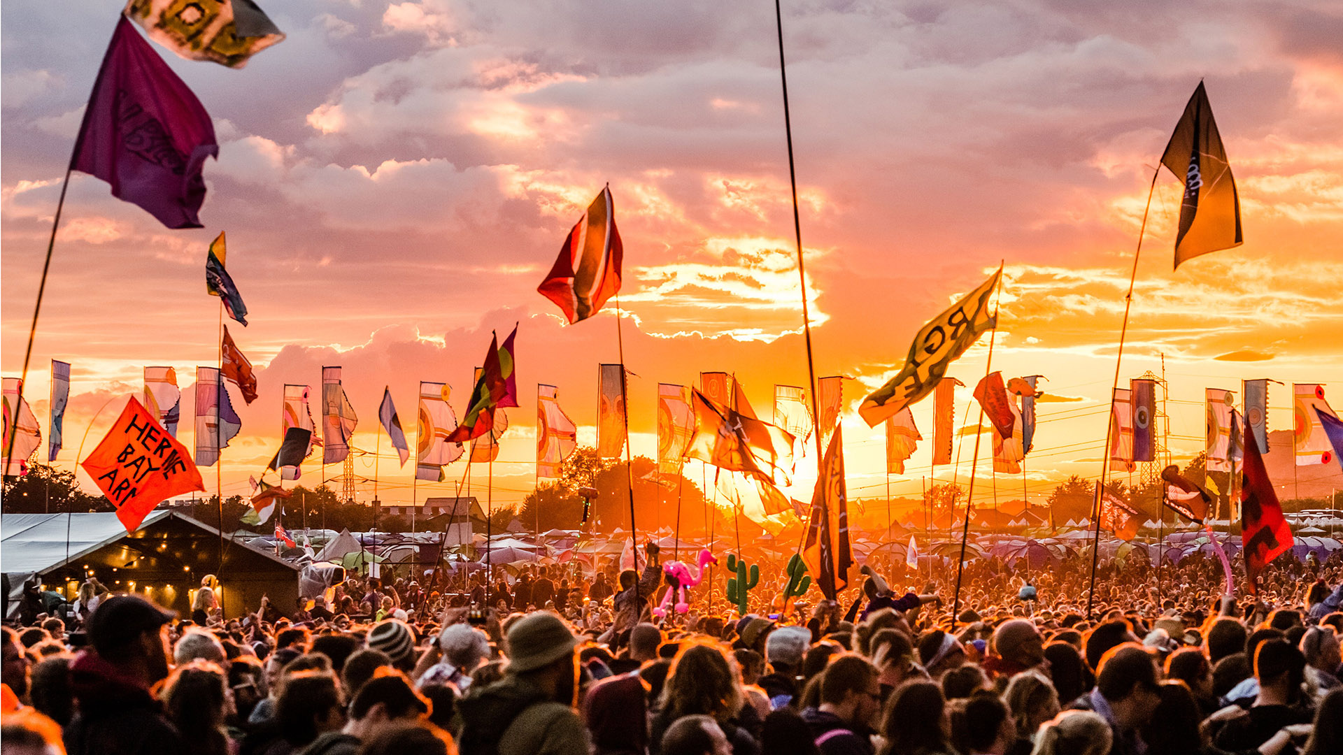 Glastonbury festival crowd