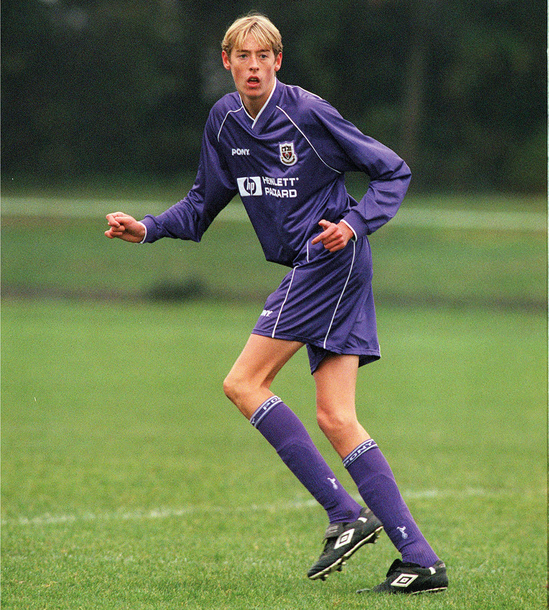 Peter Crouch in a purple strip, playing for Tottenham Hotspur reserves