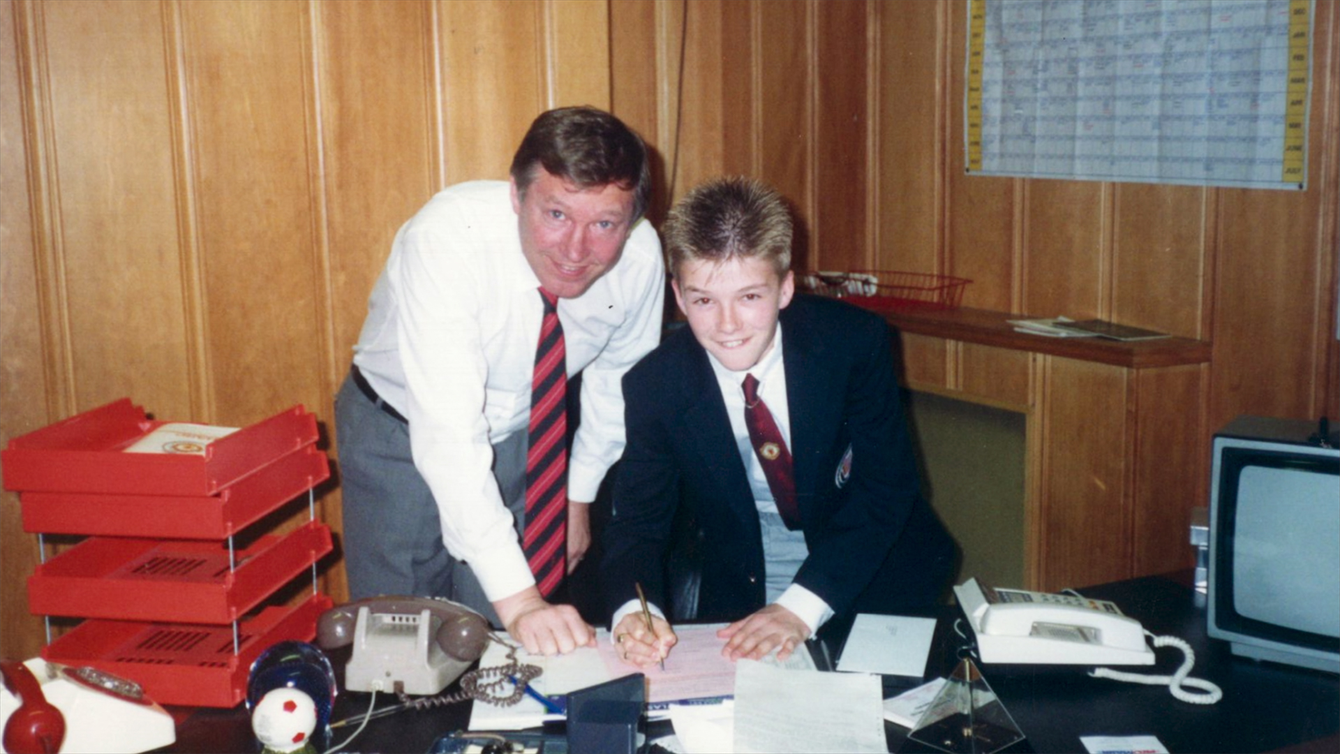 David Beckham signs for Alex Ferguson's Manchester United