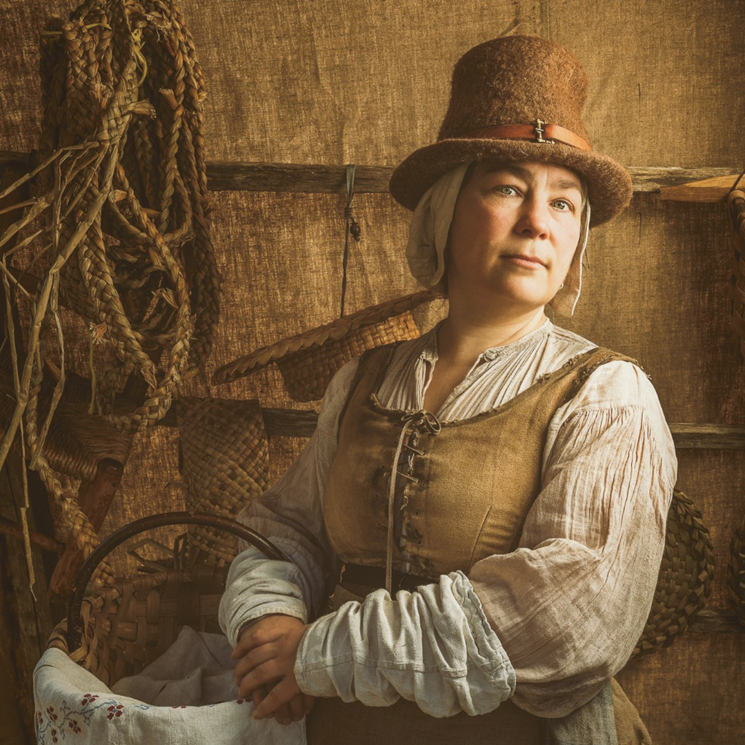 Rachel Frost specialises in the making of hand-felted hats using a 'hatter's bow'.
