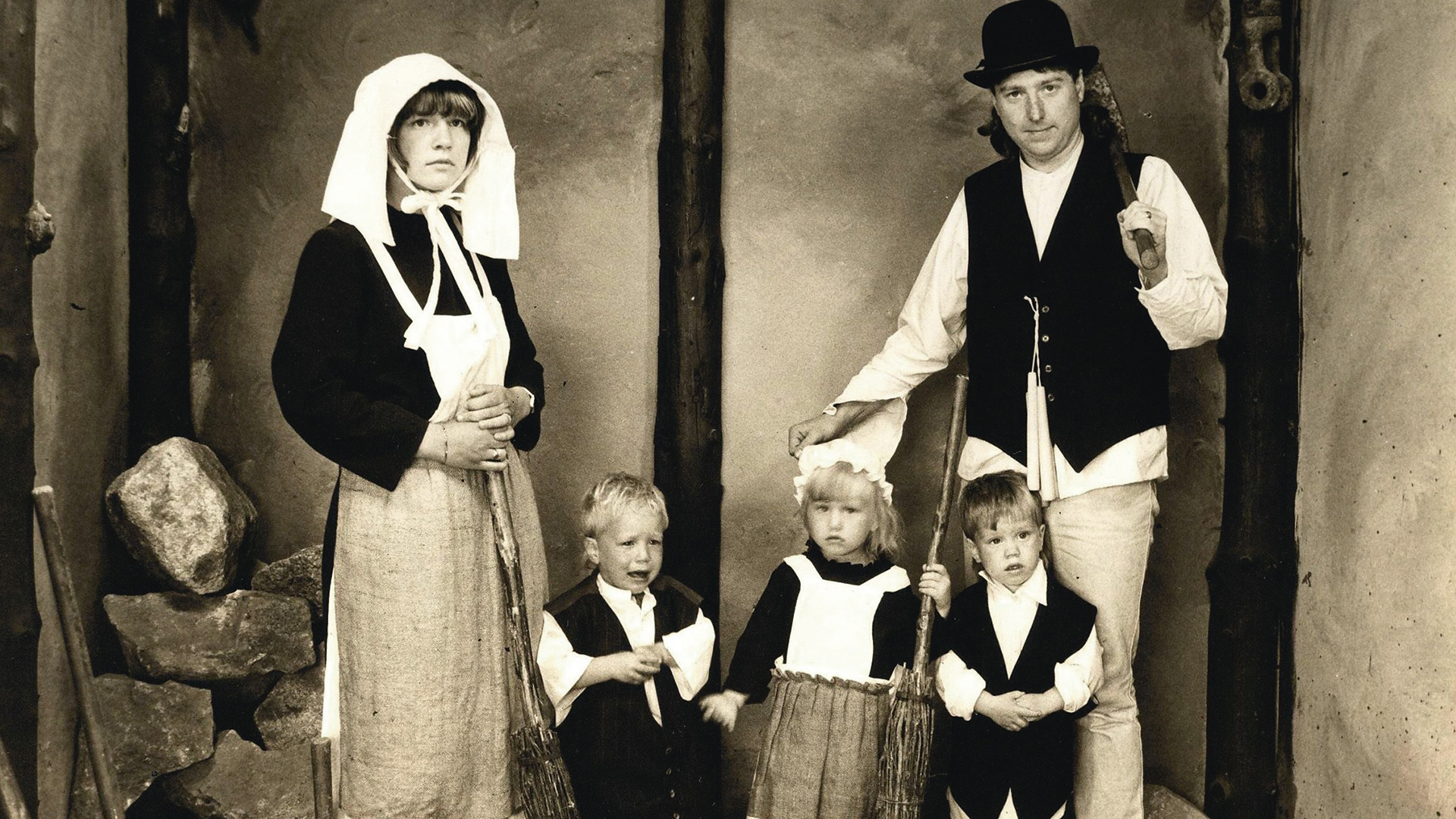 Olly Murs with his family at a Victorian-themed photo shoot in 1986