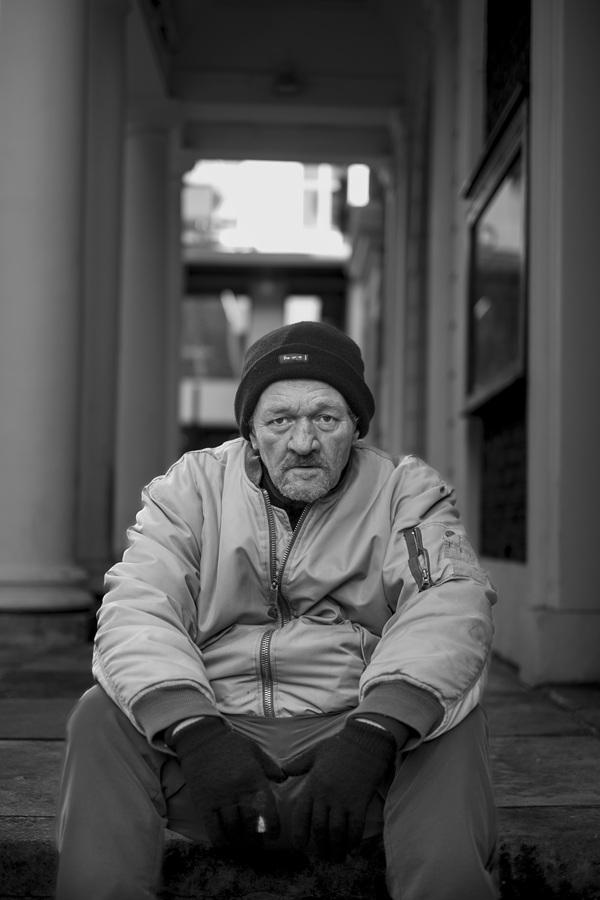 Big Issue vendor Dave Martin Outsiders project