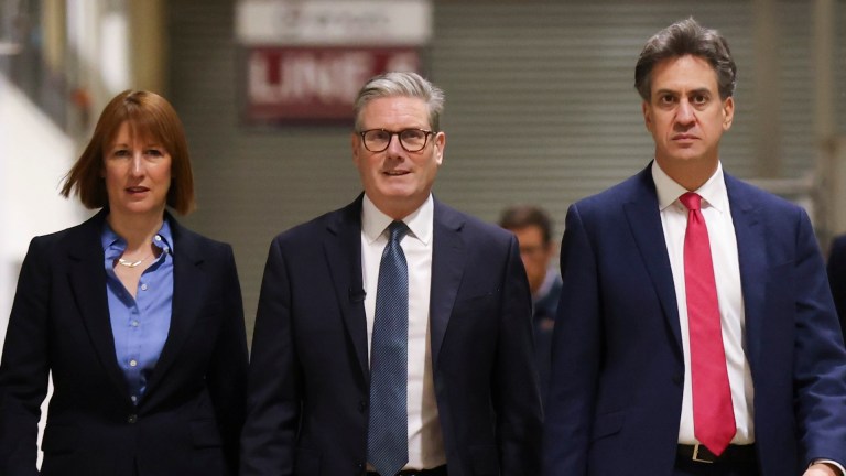 Prime minister Keir Starmer, chancellor Rachel Reeves and secretary for energy security and net zero Ed Miliband. Image: Simon Dawson/ No 10 Downing Street/ Flickr