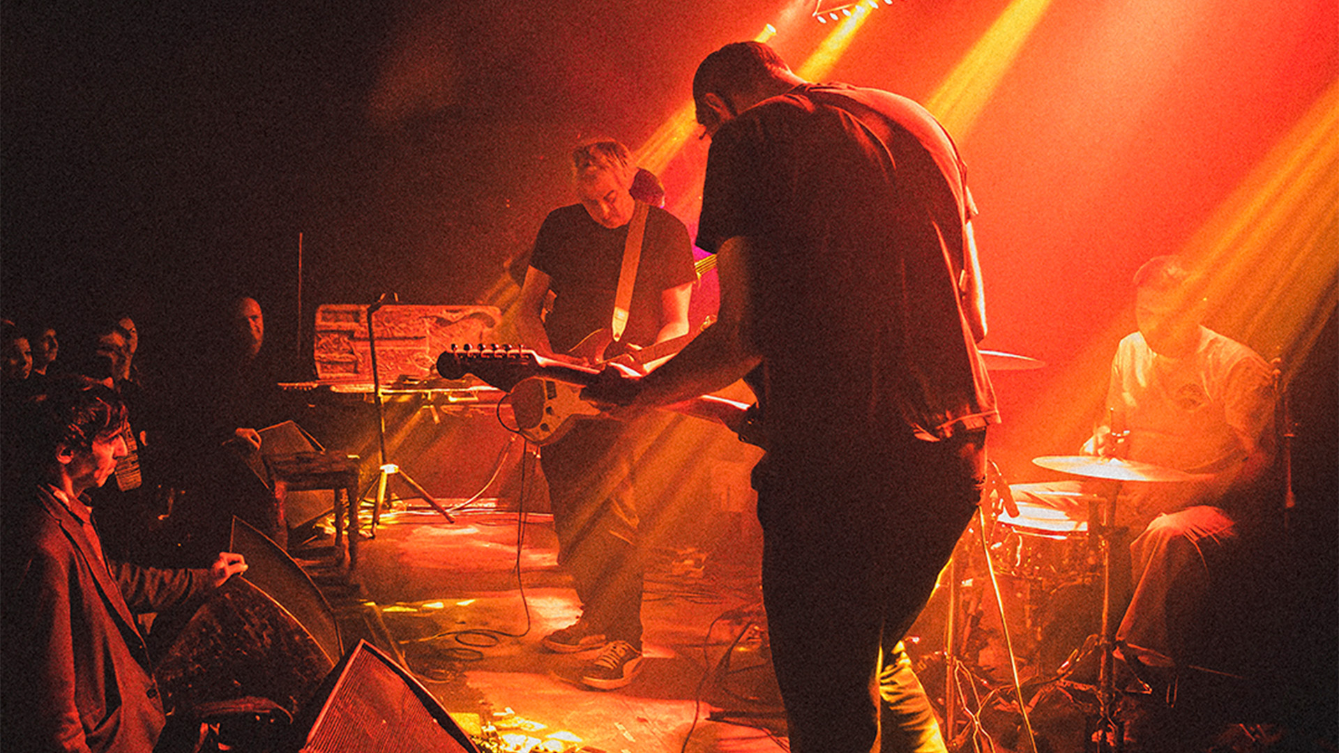 Billy Mahonie live on stage