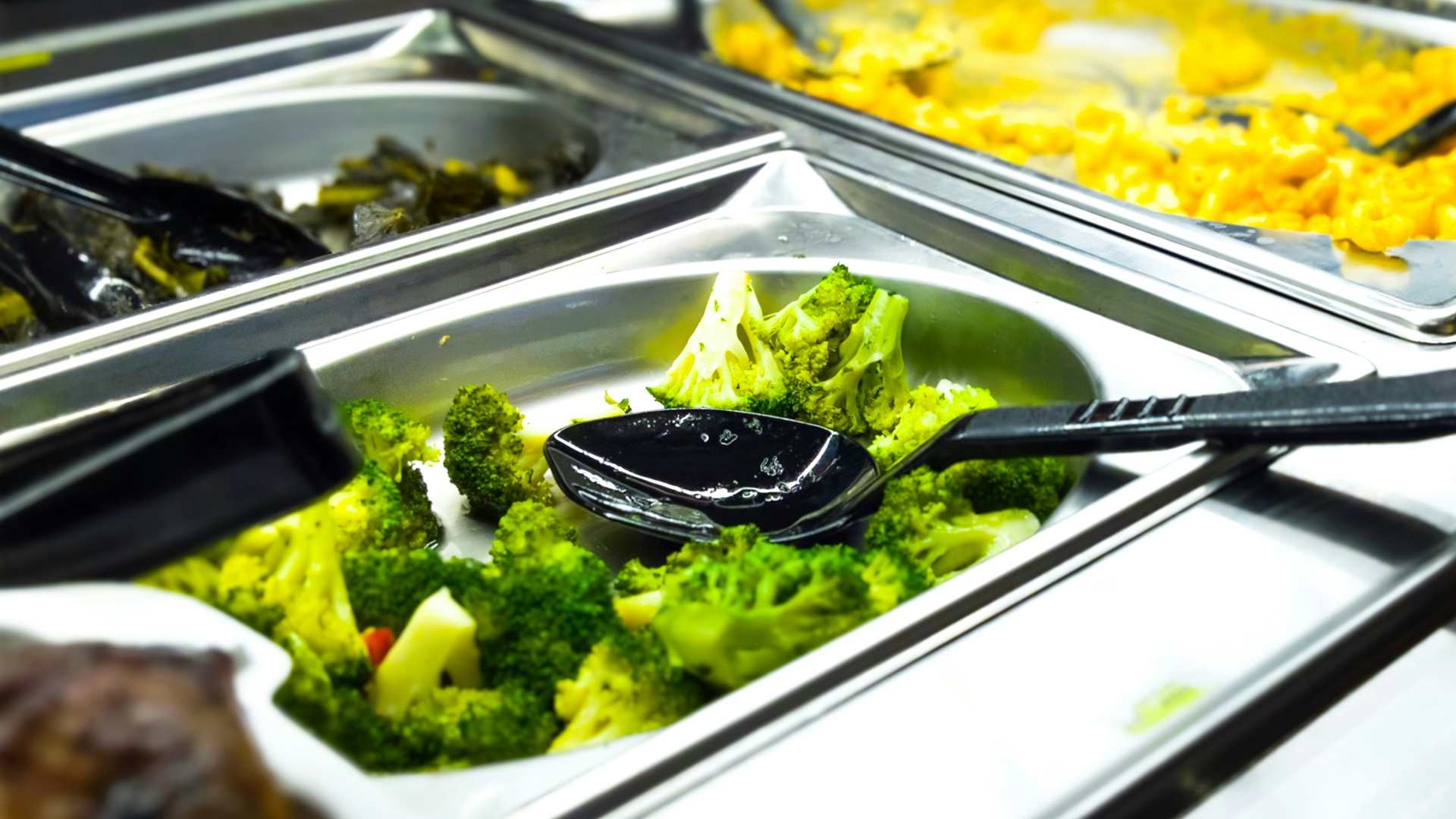 Broccoli in a serving hatch