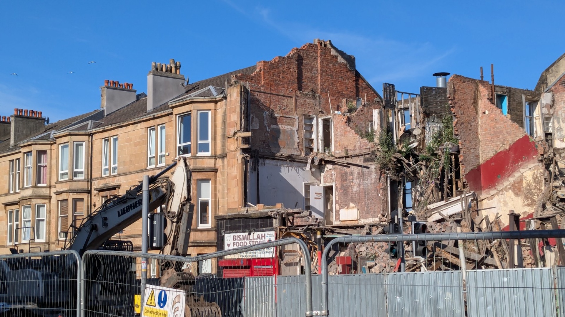 building on albert drive collapse in glasgow