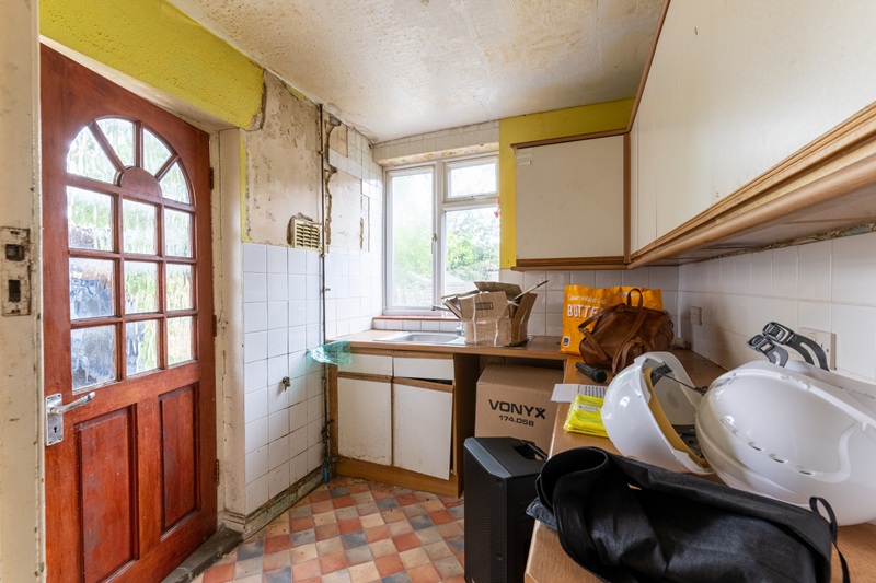 The kitchen before renovation at Ferndale Rise in Cambridge