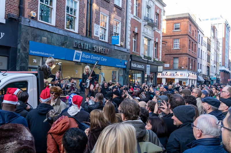 The Molotovs playing a concert for Big Issue in Soho