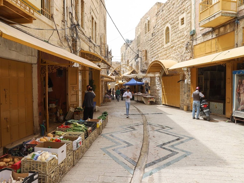 Hebron Rehabilitation Committee The markets and infrastructure in Al Qasabeh