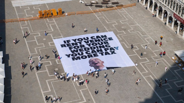 A campaign stunt by Everyone Hates Elon. Image: Everyone Hates Elon