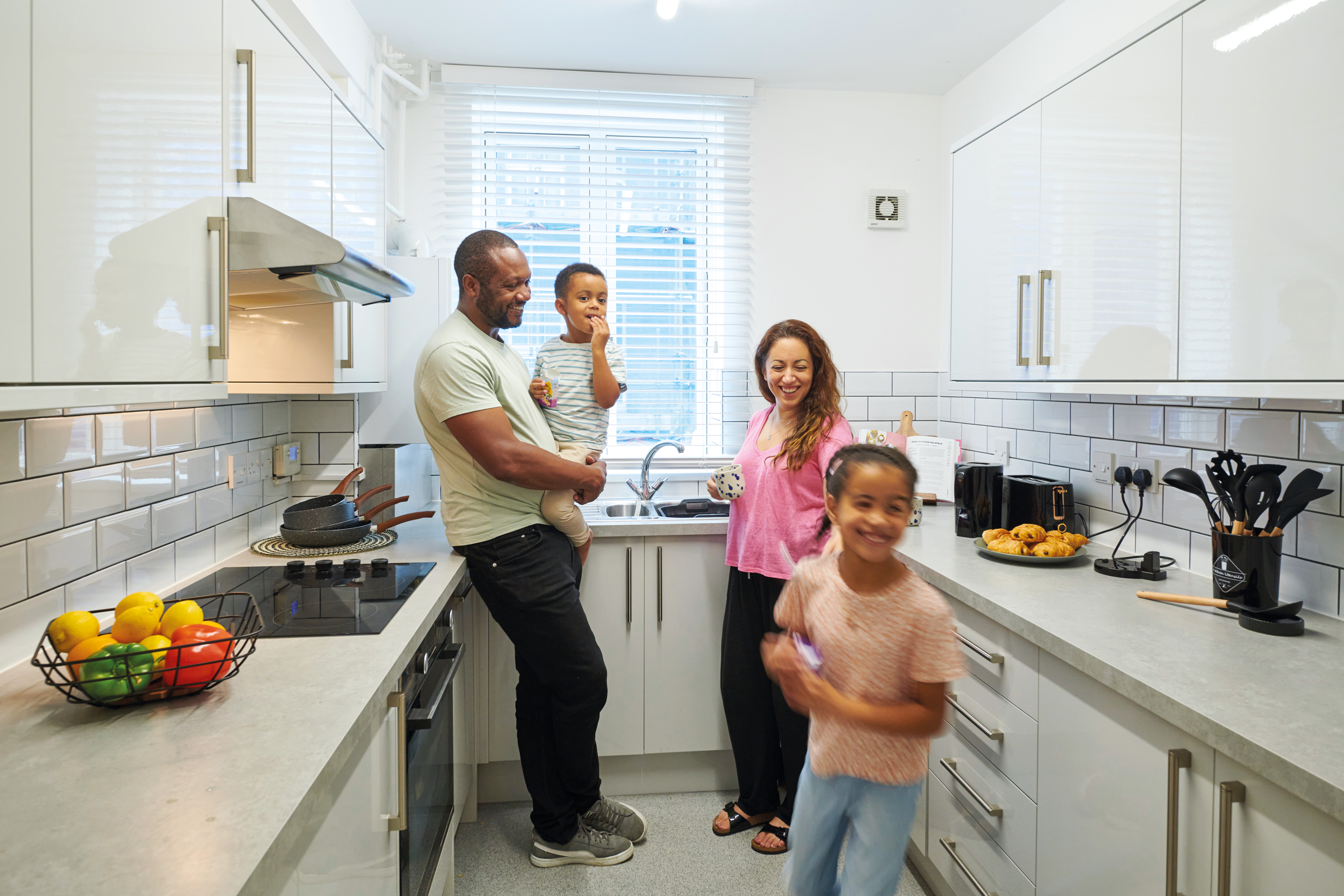 By maintaining over
600,000 social homes
nationwide, Wates helps
ensure families live in safe,
healthy and warm places
where they can flourish