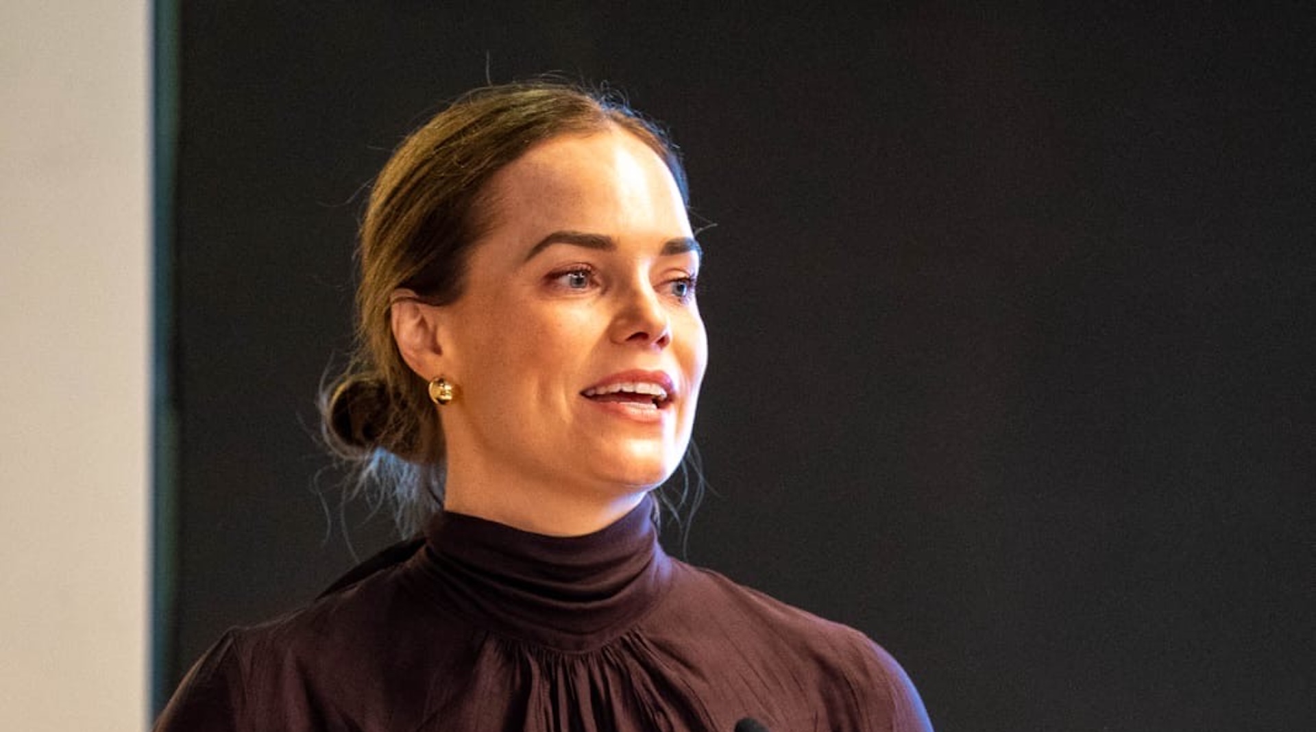 Eleanor Lyons is the independent anti-slavery commissioner.