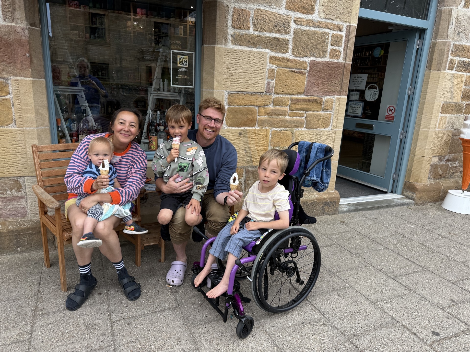 Melissa with Andrew with their twins Otis and Frankie