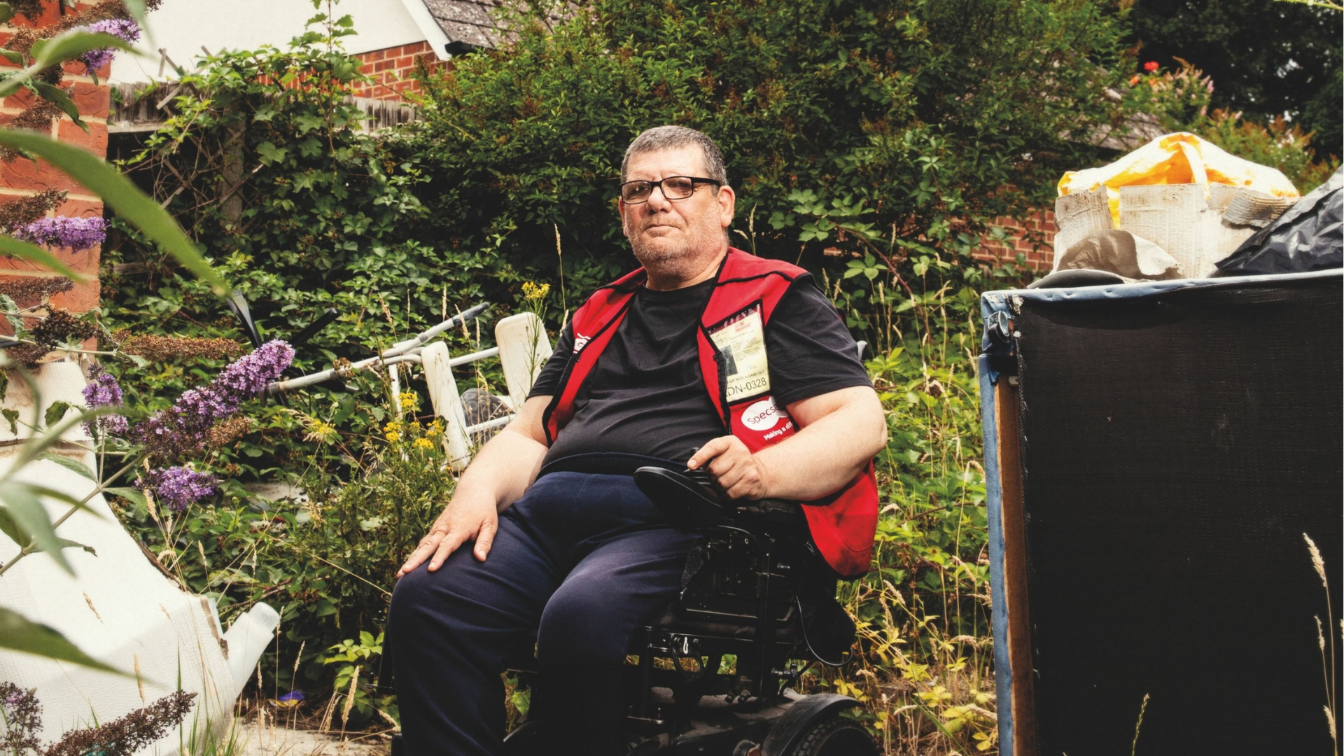 Jason Sallis, who sells the Big Issue in Moorgate, has been struggling in the heat. Photo credit: Louise Haywood-Schiefer